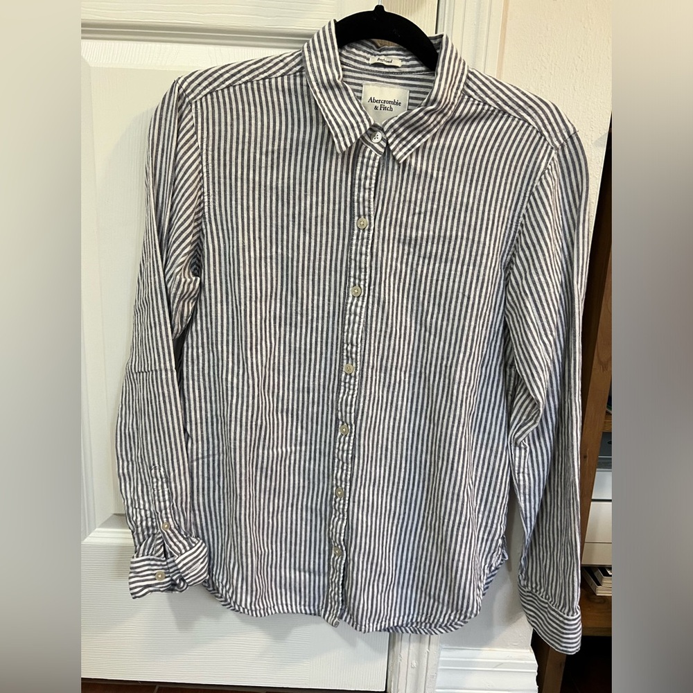 Abercrombie and Fitch linen boyfriend shirt; Small